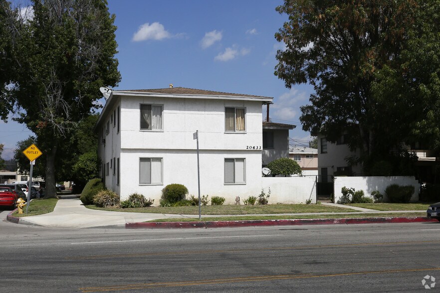 20618 Hartland St, Winnetka, CA à vendre - Photo de l’immeuble – Image 1 sur 7