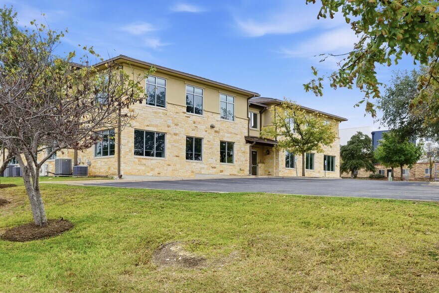 1120 Cottonwood Creek Trl, Cedar Park, TX à louer - Photo principale – Image 1 sur 13