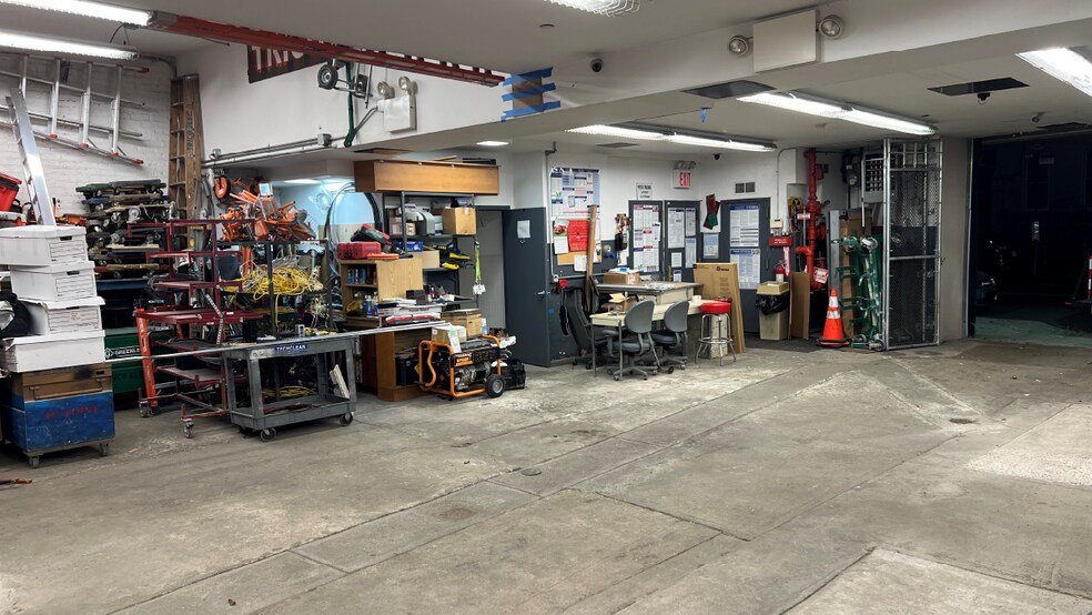 495-497 Graham Ave, Brooklyn, NY à louer - Photo de l’immeuble – Image 2 sur 8