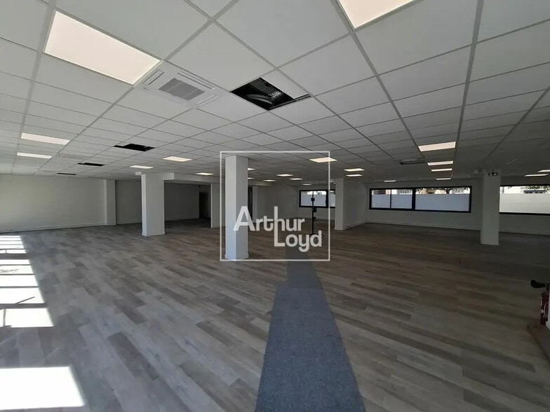 Bureau dans Melun à louer - Photo de l’immeuble – Image 3 sur 21