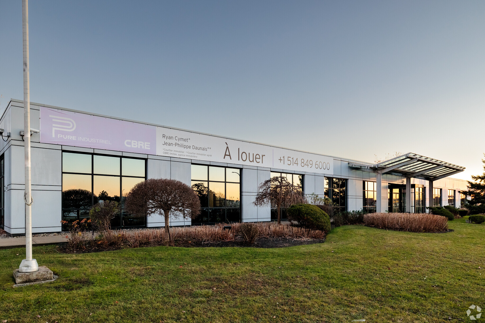 3000 Aut Transcanadienne, Pointe-claire, QC à louer Photo principale– Image 1 sur 40
