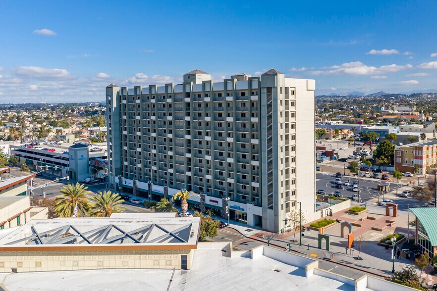801 National City Blvd, National City, CA à vendre - Photo de l’immeuble – Image 1 sur 18