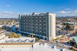 Plus de détails pour 801 National City Blvd, National City, CA - Bureau/Local commercial à louer