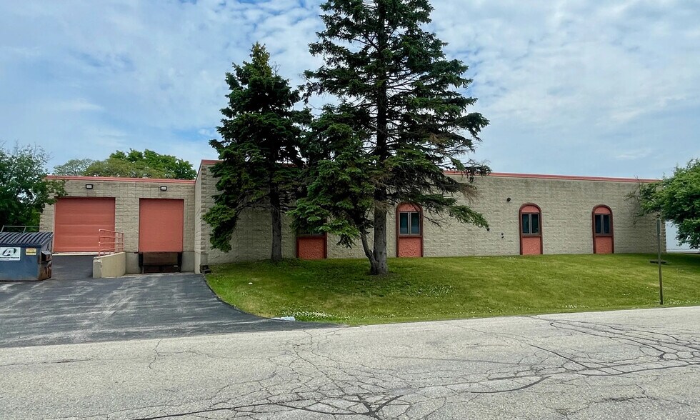 6400 S Industrial Loop, Greendale, WI à vendre - Photo de l’immeuble – Image 2 sur 9