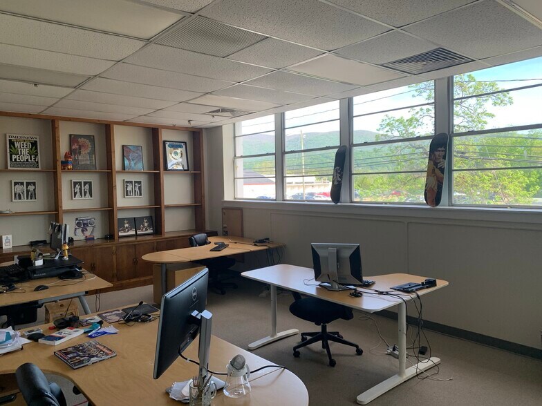 5391 Three Notch'd Rd, Crozet, VA à louer - Photo intérieure – Image 3 sur 7