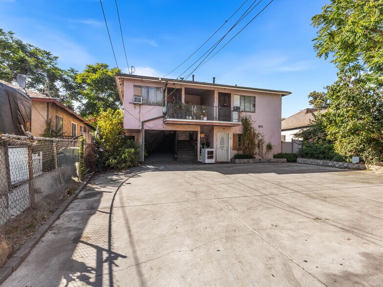 667-669 N Boyle Ave, Los Angeles, CA à vendre - Photo de l’immeuble – Image 2 sur 9