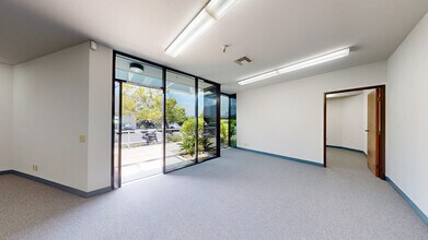 1060 Calle Negocio, San Clemente, CA à louer Photo intérieure– Image 2 sur 8