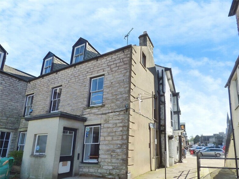 22 Market Sq, Kirkby Stephen à vendre - Photo de l’immeuble – Image 2 sur 22