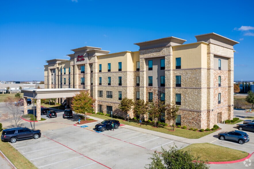 1820-2020 N Central Expy, McKinney, TX à louer - Photo principale – Image 2 sur 12