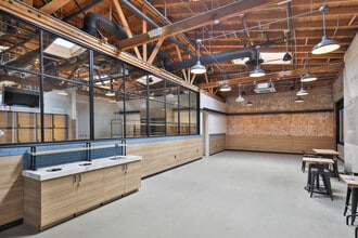 3716 Eagle Rock Blvd, Los Angeles, CA à louer Photo intérieure– Image 1 sur 10