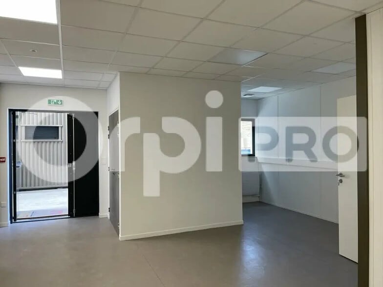 Local d’activités dans Soissons à louer - Photo de l’immeuble – Image 3 sur 5