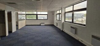 Plus de détails pour Local d'activités à louer