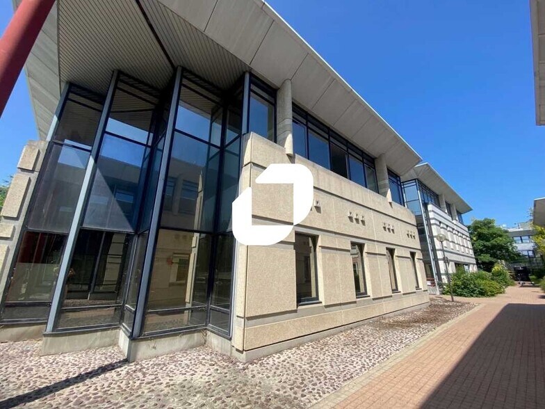 Bureau dans Gennevilliers à vendre - Photo de l’immeuble – Image 1 sur 4
