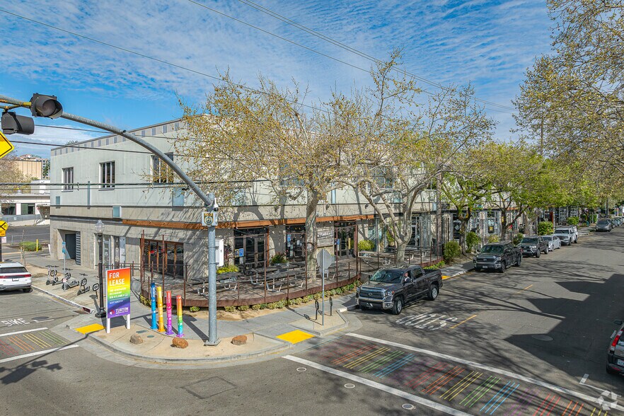 1050 20th St, Sacramento, CA à louer - Photo de l’immeuble – Image 1 sur 10