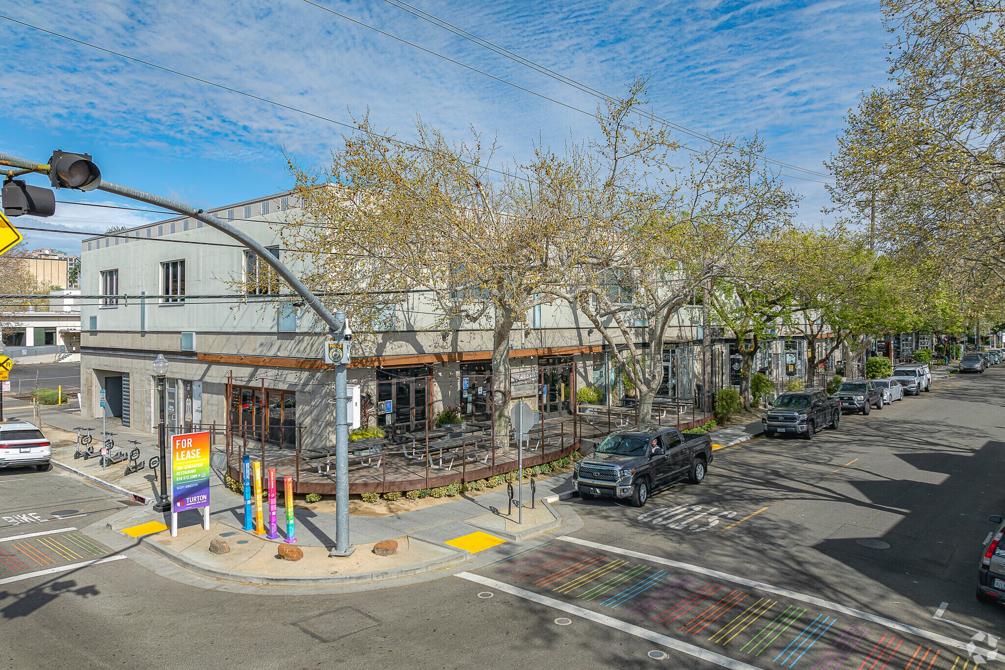 1050 20th St, Sacramento, CA à louer Photo de l’immeuble– Image 1 sur 11