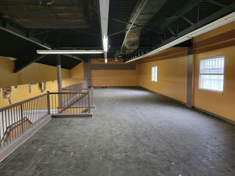 20035 Plymouth Rd, Detroit, MI à vendre - Photo intérieure – Image 3 sur 13