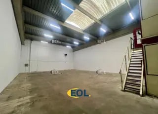 Local d’activités dans Bondy à louer - Photo de l’immeuble – Image 1 sur 7