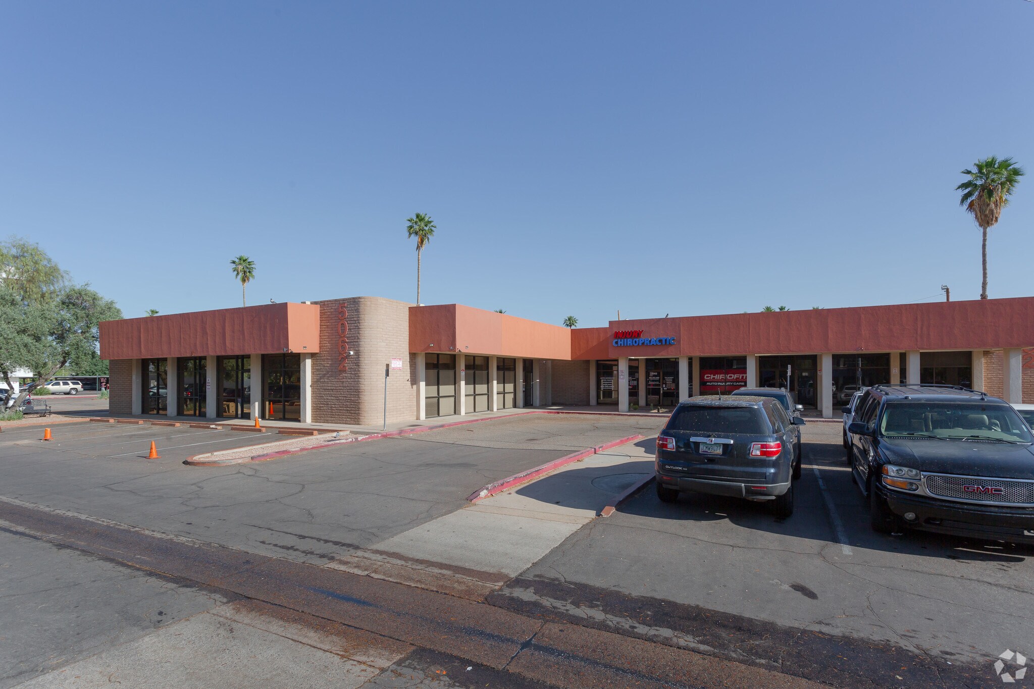 5062 N 19th Ave, Phoenix, AZ à vendre Photo principale– Image 1 sur 28