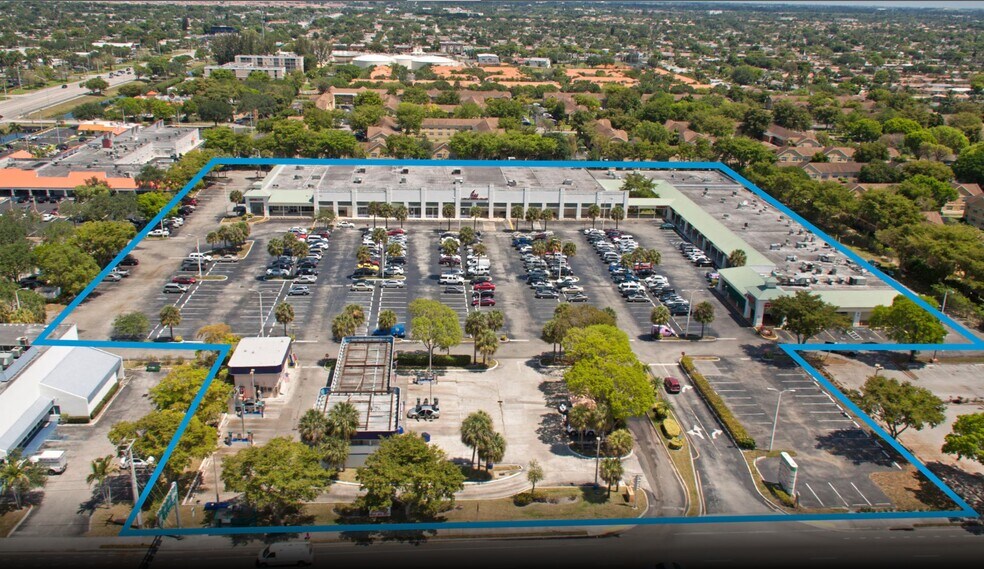 7841 Pines Blvd, Hollywood, FL à louer - Photo de l’immeuble – Image 3 sur 7