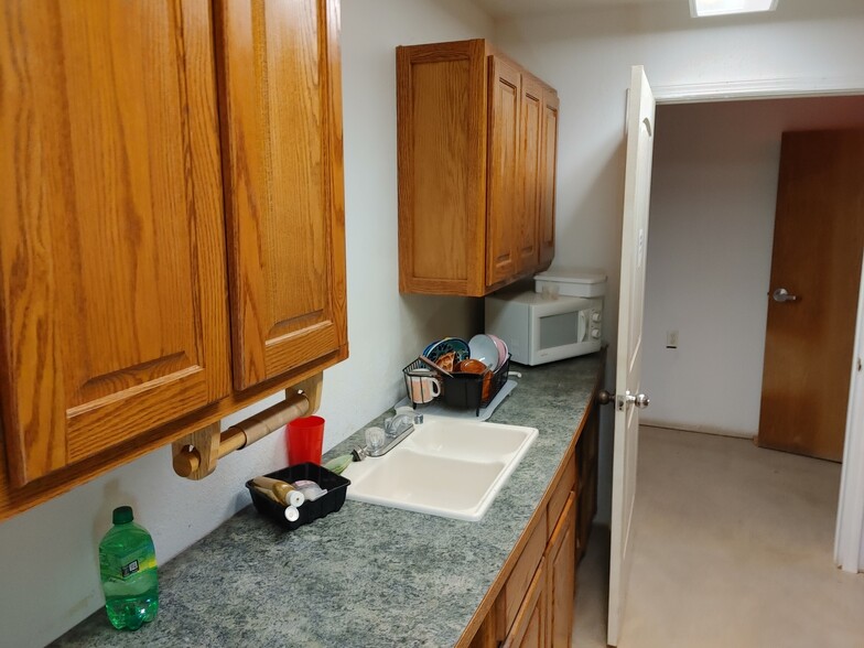 210 Leah Ln, Davis, OK à louer - Photo intérieure – Image 2 sur 8