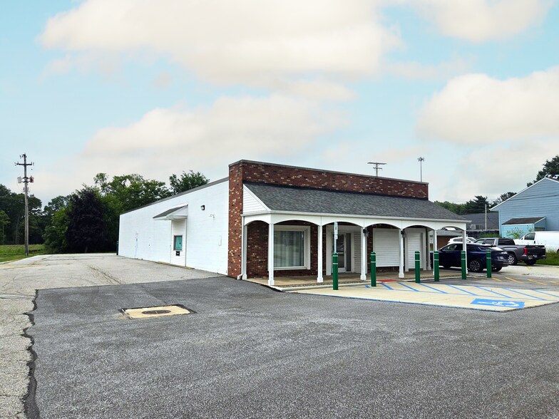 9231 Chillicothe Rd, Kirtland, OH à louer - Photo de l’immeuble – Image 2 sur 6