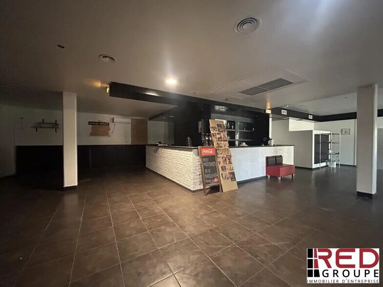 Local commercial dans Aix-en-Provence à louer - Photo de l’immeuble – Image 2 sur 5