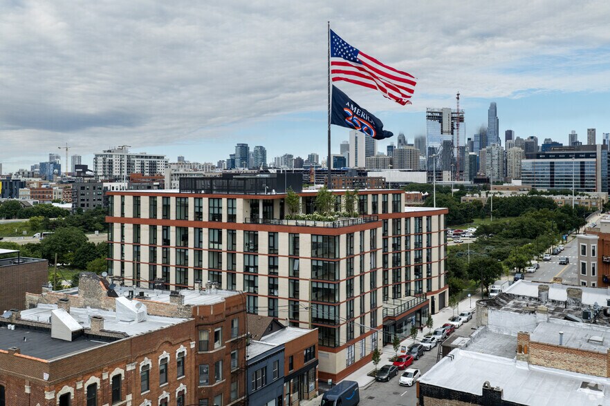 1100 W Grand Ave, Chicago, IL à louer - Aérien – Image 2 sur 7