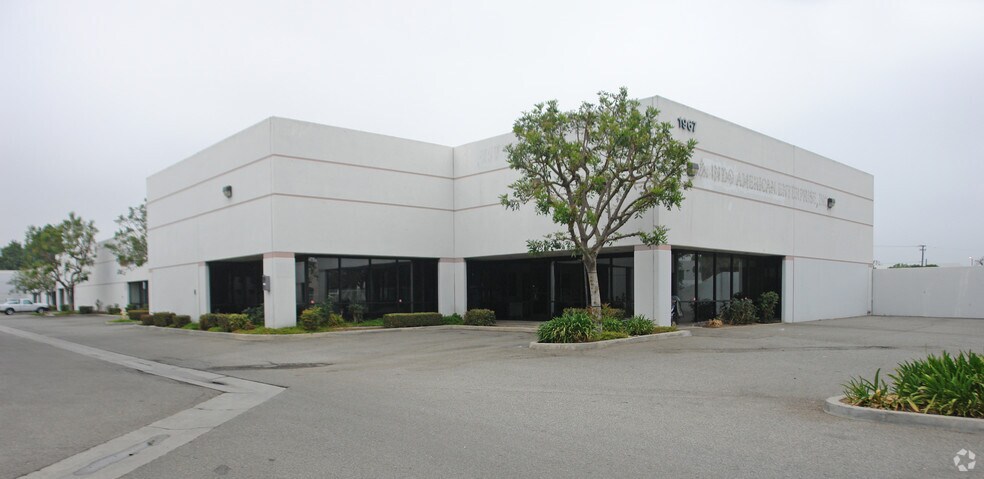 1967 W Holt Ave, Pomona, CA à louer - Photo de l’immeuble – Image 3 sur 5