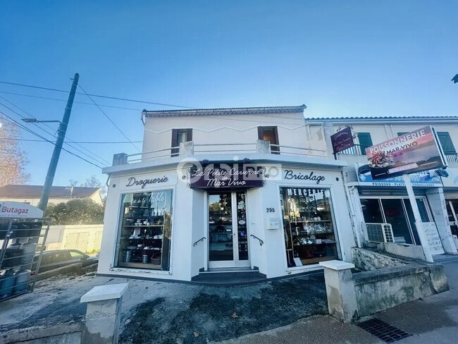 Plus de détails pour Local commercial à louer