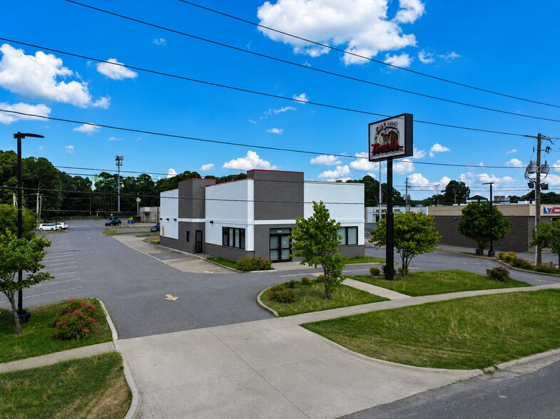 8703 Geyer Springs Rd, Little Rock, AR à vendre - Photo de l’immeuble – Image 2 sur 12