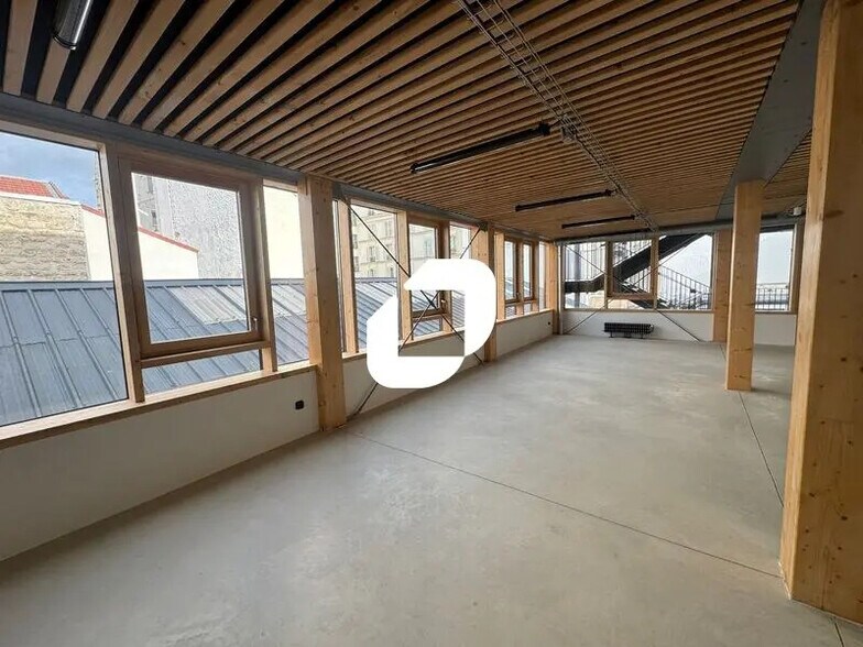 Local d’activités dans Paris à louer - Photo de l’immeuble – Image 3 sur 13