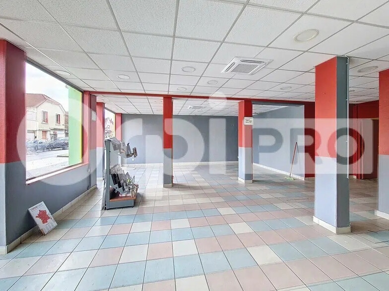 Local commercial dans Montluçon à louer - Photo de l’immeuble – Image 1 sur 5