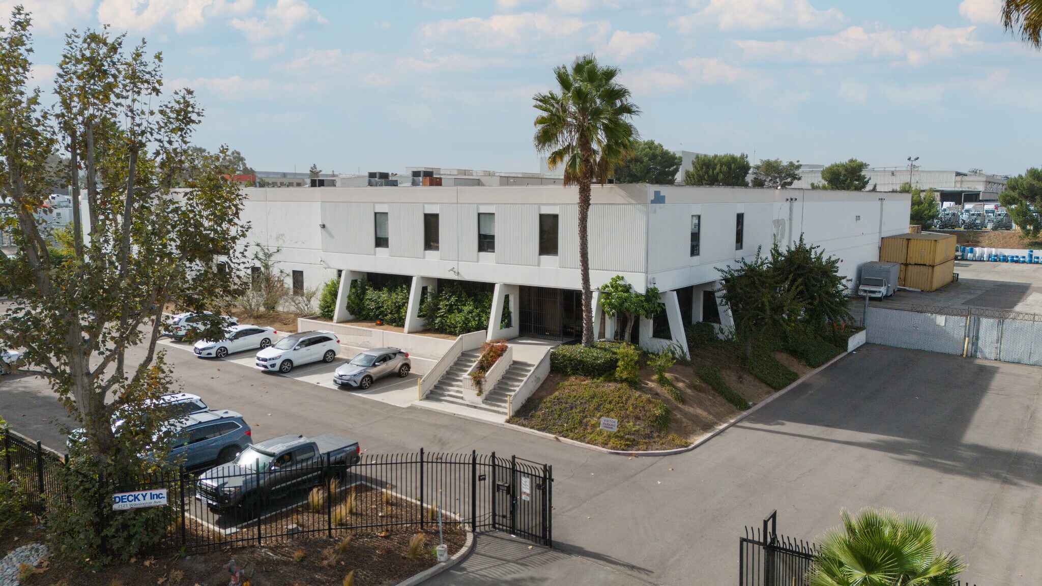 2121 S Wilmington Ave, Compton, CA à vendre Photo principale– Image 1 sur 12