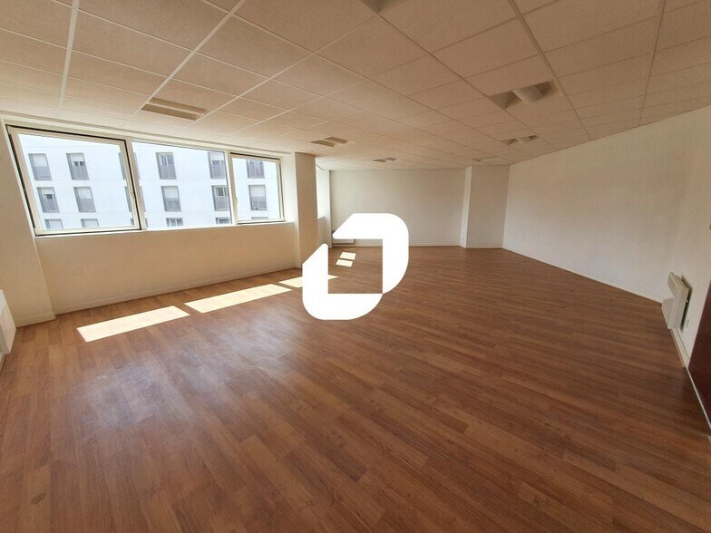 Bureau dans Torcy à vendre - Photo intérieure – Image 2 sur 12