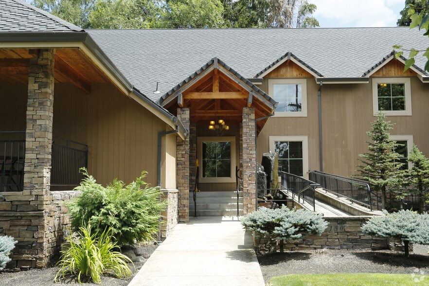 17150 University Ave, Sandy, OR à louer - Photo de l’immeuble – Image 3 sur 10