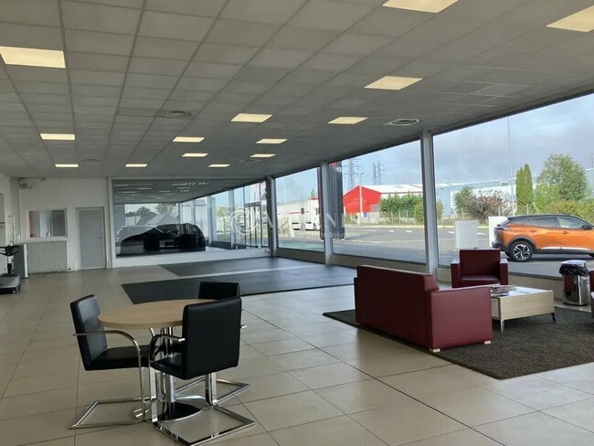 Plus de détails pour Local d’activités à vendre