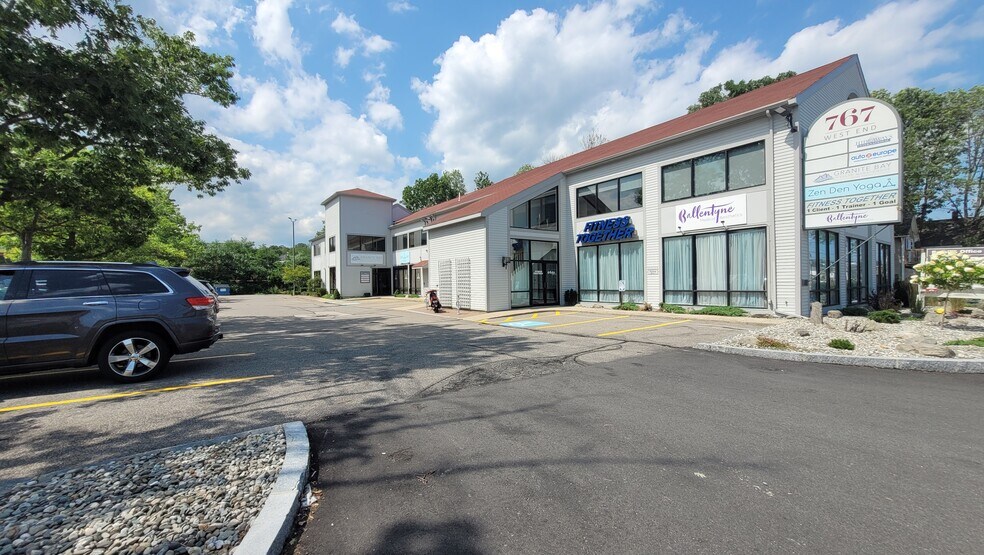 767 Islington St, Portsmouth, NH à louer - Photo principale – Image 1 sur 7
