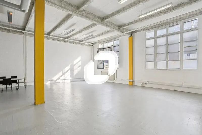 Local d’activités dans Montreuil à louer - Photo de l’immeuble – Image 3 sur 12