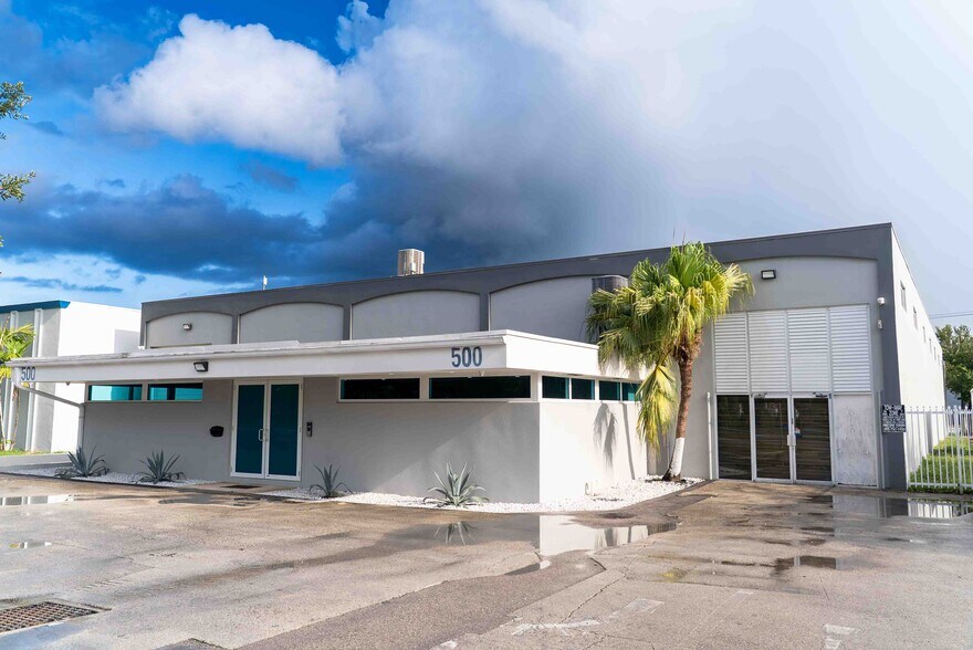 500 W 84th St, Hialeah, FL à vendre - Photo de l’immeuble – Image 3 sur 26