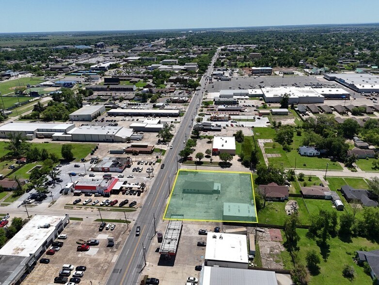 3840 Ryan st, Lake Charles, LA à louer - Photo de l’immeuble – Image 2 sur 5
