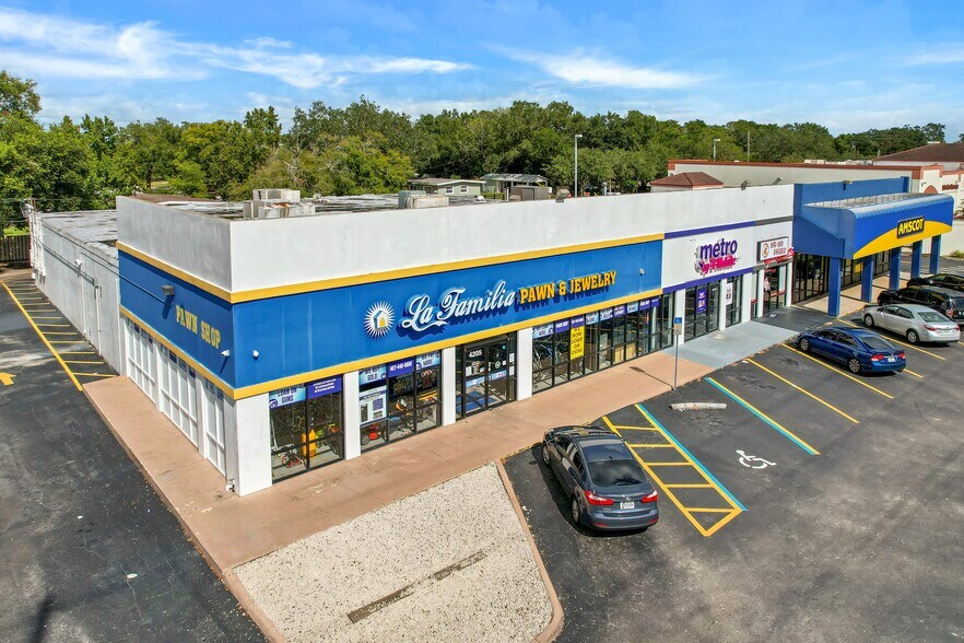 4205 Curry Ford Rd, Orlando, FL à louer - Photo de l’immeuble – Image 2 sur 3