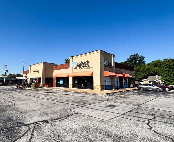 1011 S Glenstone Ave, Springfield, MO à louer - Photo de l’immeuble – Image 1 sur 9