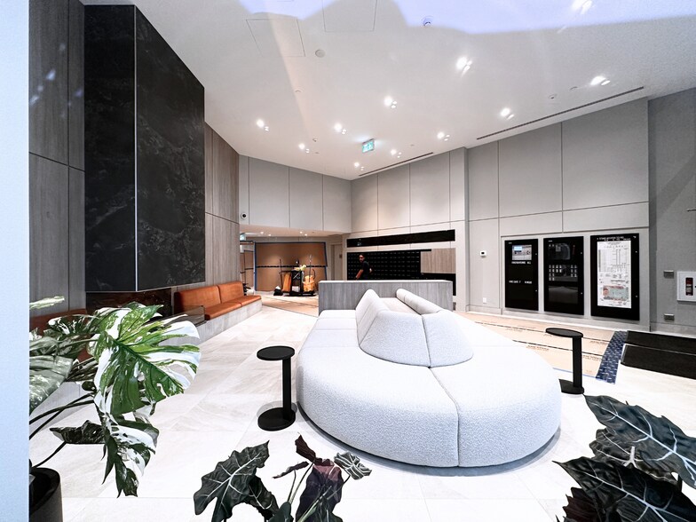 5651 No. 3 Rd, Richmond, BC à louer - Photo de l’immeuble – Image 2 sur 11