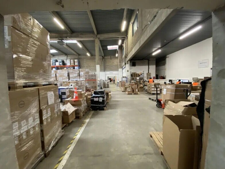 Industriel/Logistique dans Goussainville à louer - Photo de l’immeuble – Image 2 sur 4