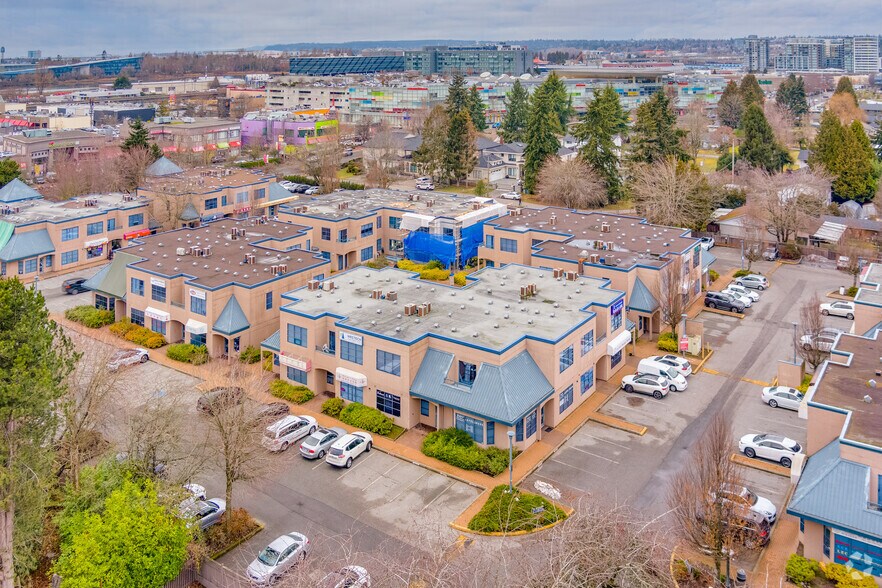 4400 Hazelbridge Way, Richmond, BC à louer - Photo de l’immeuble – Image 2 sur 3