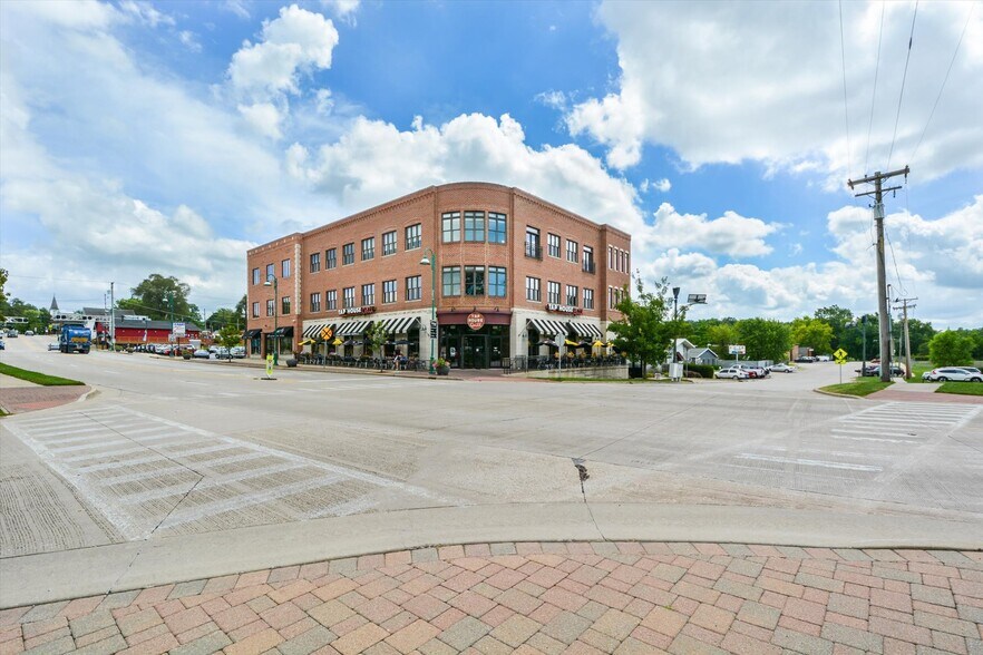 123 W Washington St, Oswego, IL à louer - Photo de l’immeuble – Image 2 sur 6