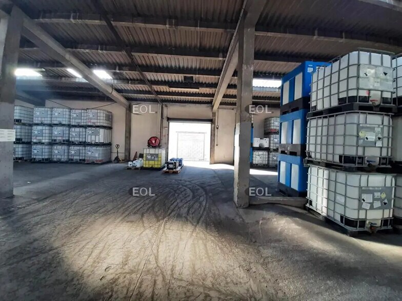 Industriel/Logistique dans Vitry-Sur-Seine à vendre - Photo de l’immeuble – Image 2 sur 11