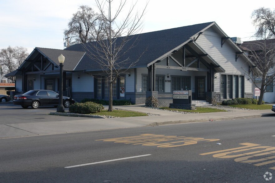 518 N Court St, Visalia, CA à louer - Photo principale – Image 1 sur 9