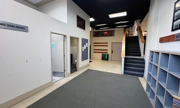 633 Yesler Way, Seattle, WA à louer Photo intérieure– Image 1 sur 2