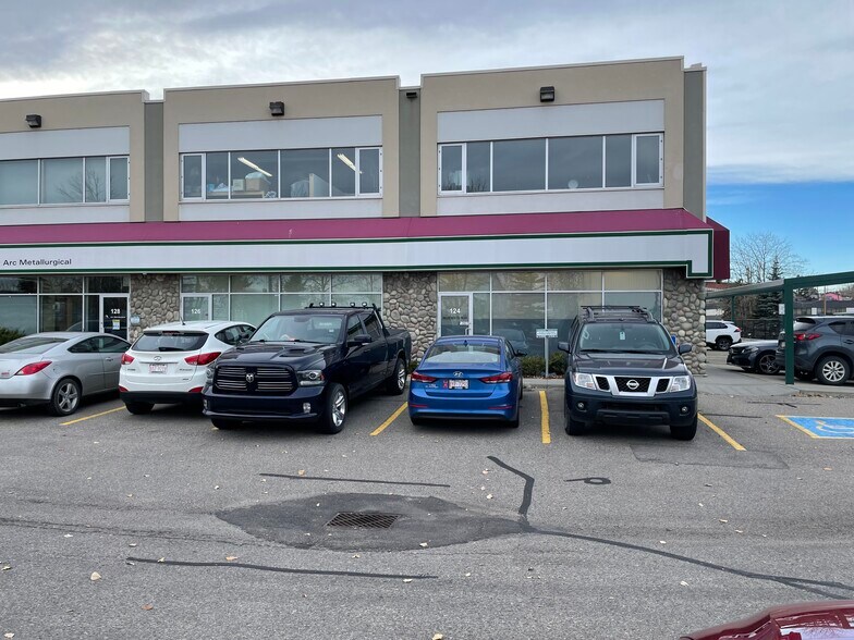 5700 1st St SW, Calgary, AB à louer - Photo de l’immeuble – Image 2 sur 17